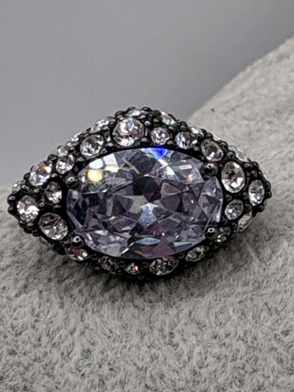 Givenchy Crystal Cocktail Ring Size 6.75 Gunmetal Diamond Shaped Oblong - Picture 7 of 8